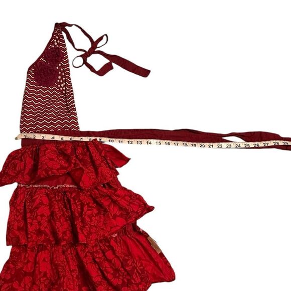 Simply Envogue Red and White Frilled and beaded pinafore kitchen apron - Picture 7 of 10